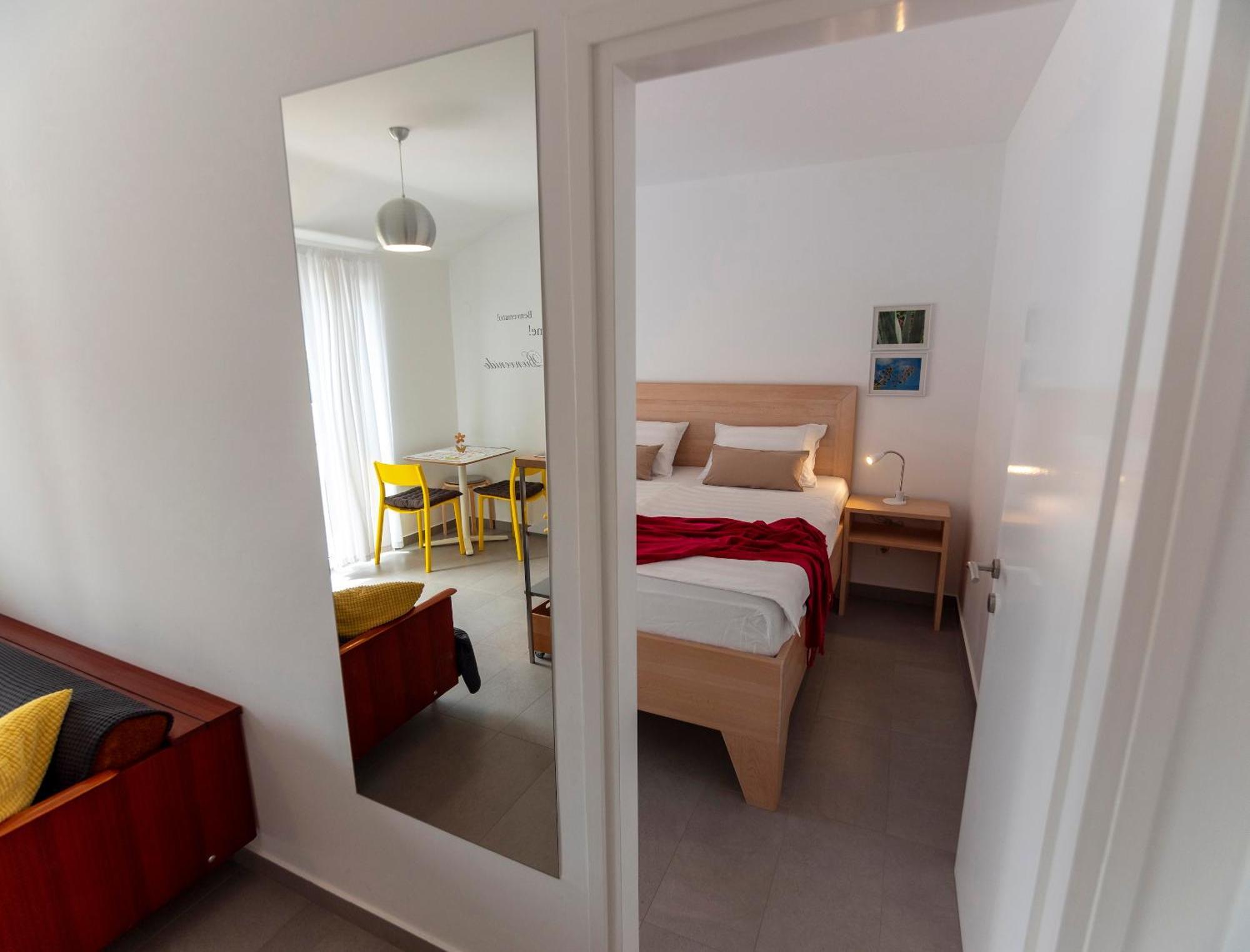 Haus Helga Apartment Rab Town Exterior foto