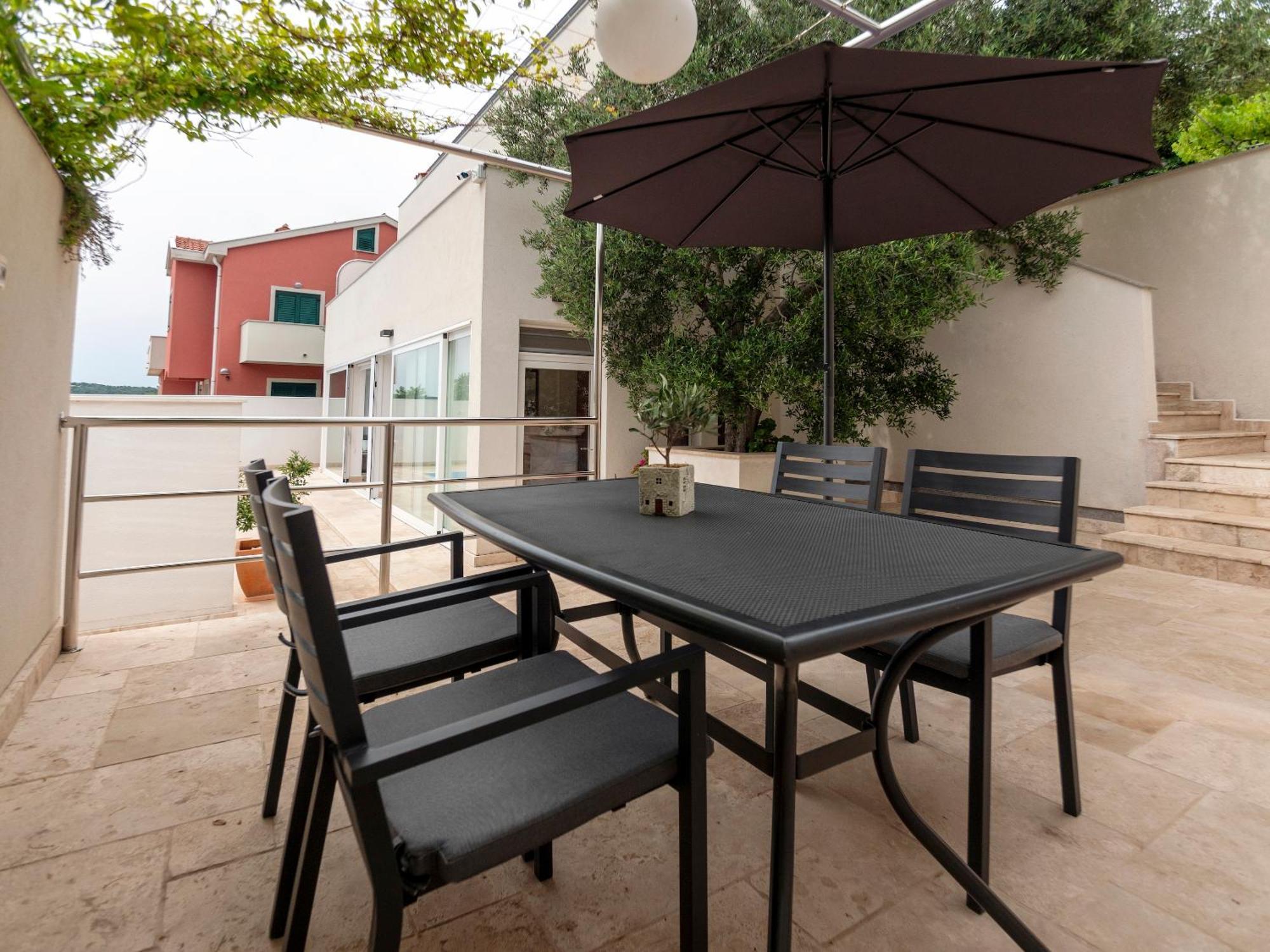 Haus Helga Apartment Rab Town Exterior foto