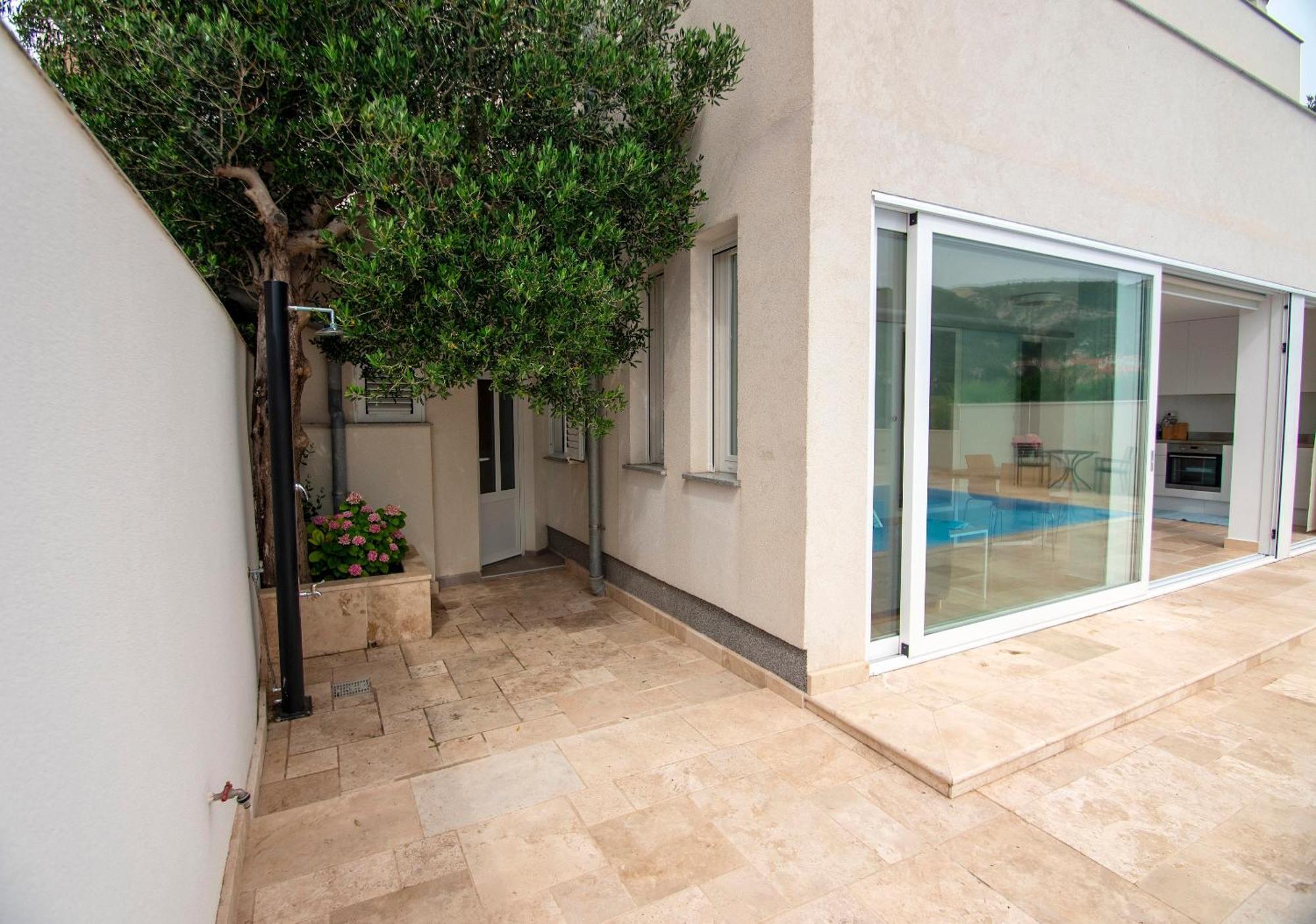 Haus Helga Apartment Rab Town Exterior foto